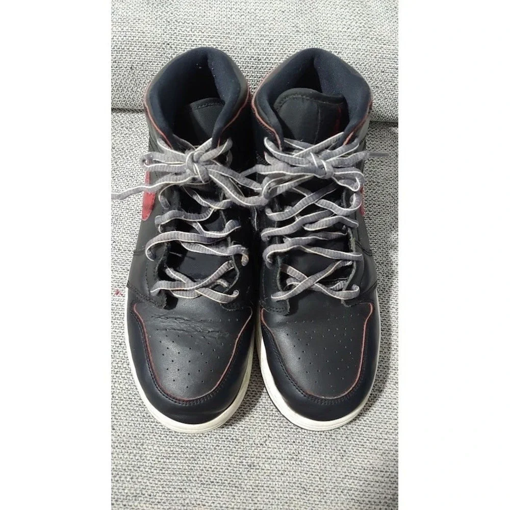 Nike Air Jordan 1 Mid GS Youth Size 6Y Black Gym Red 554725-009 Sneakers